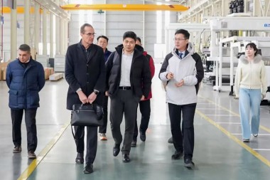 Comhoibriú ar son Forbartha, Comhoibriú ar fud an Domhain – Tugann Príomhfheidhmeannach Piovan Global cuairt ar Jwell Machinery
